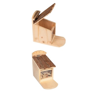 Squirrel Feeder House Easy to fill: Lift the wooden lid and add nuts